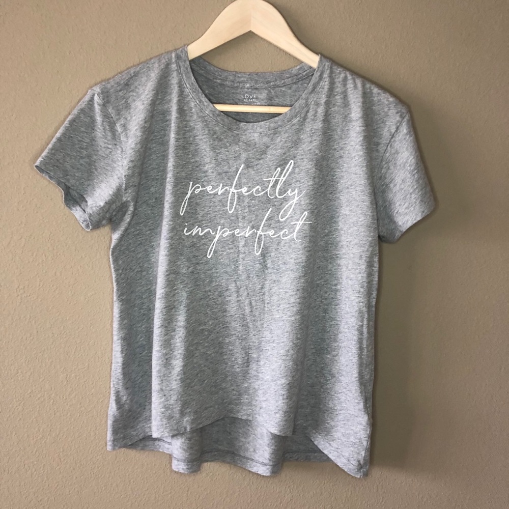 LOVE by Gap Perfectly Imperfect graphic t-tshirt